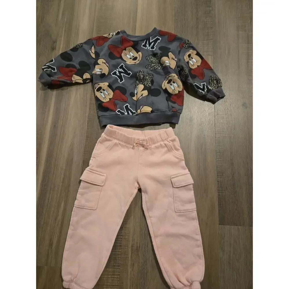 Disney Minnie mouse sweatshirt 3T with pink sweatpants size 4T